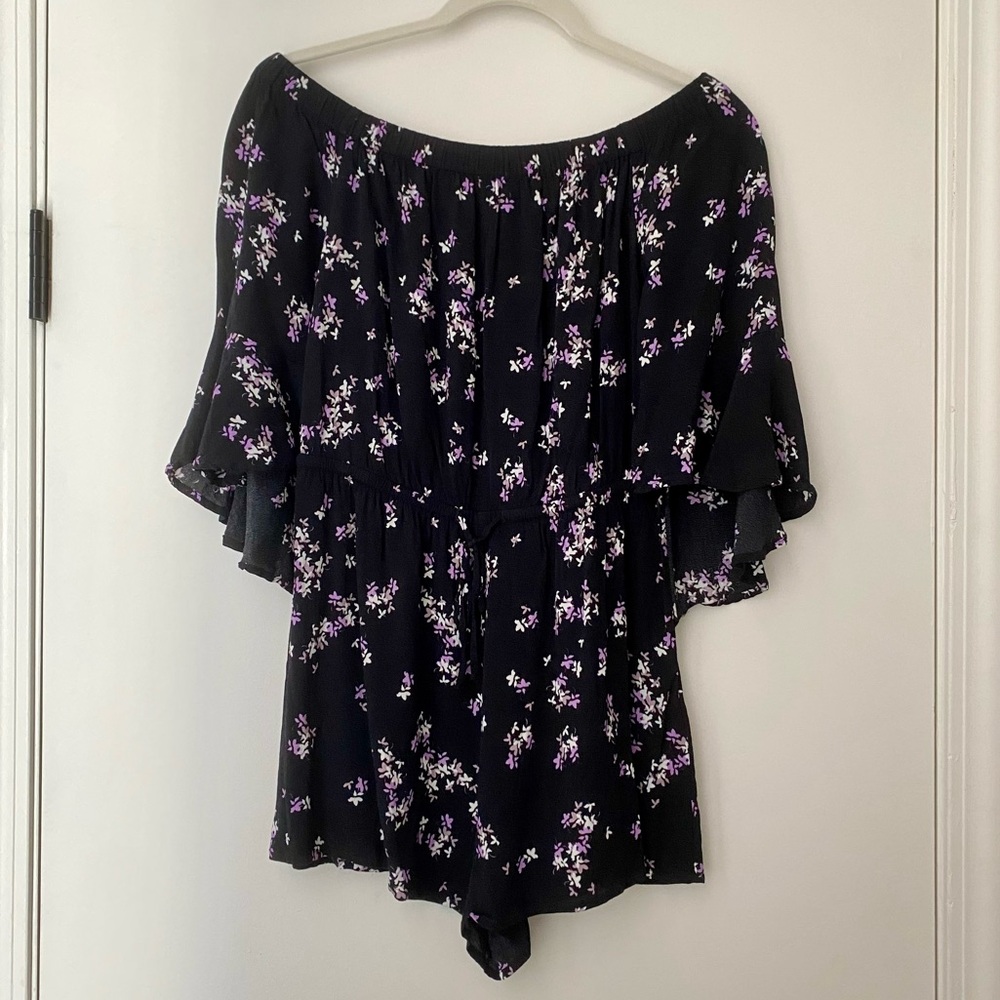 Black floral Express romper. Size Small.